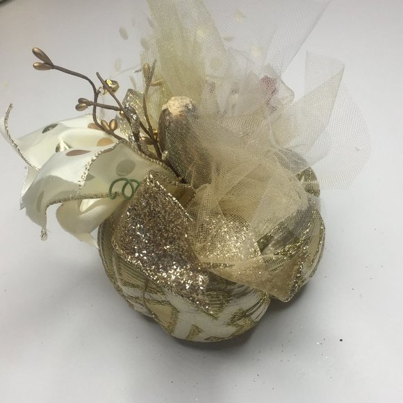 Handmade gold geometric patterned  pumpkin. - Picture 4 of 7